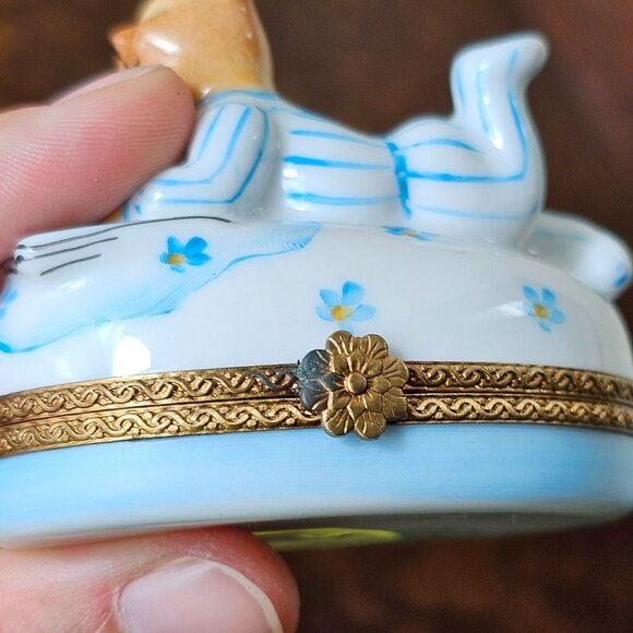 Limoges France Hand-Painted Porcelain Trinket Box Bear Reading Book - Picture 7 of 9